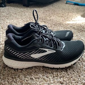 Brooks Ghost 12